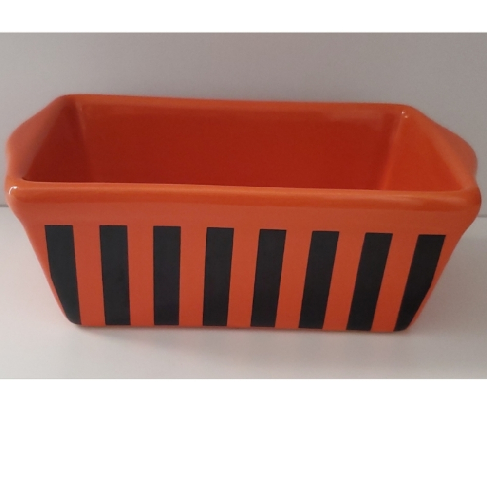 HALLOWEEN CERAMIC ORANGE AND BLACK LOAF PAN--6" X 2".
